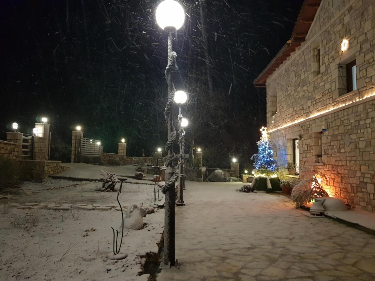 Petra&Elato Art Hotel Valtesiniko Exterior foto